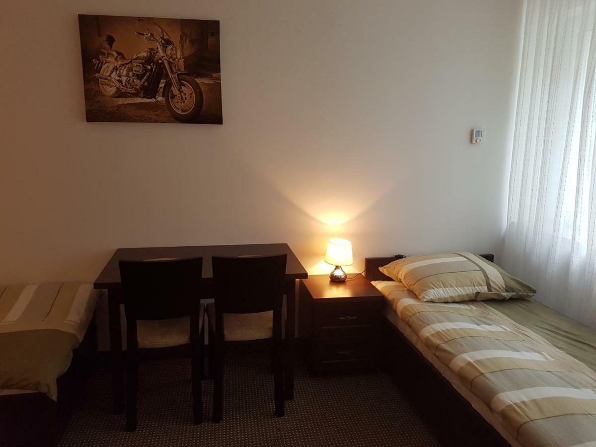 Apartament Apartament Parkowy Brwinow Zewnętrze zdjęcie